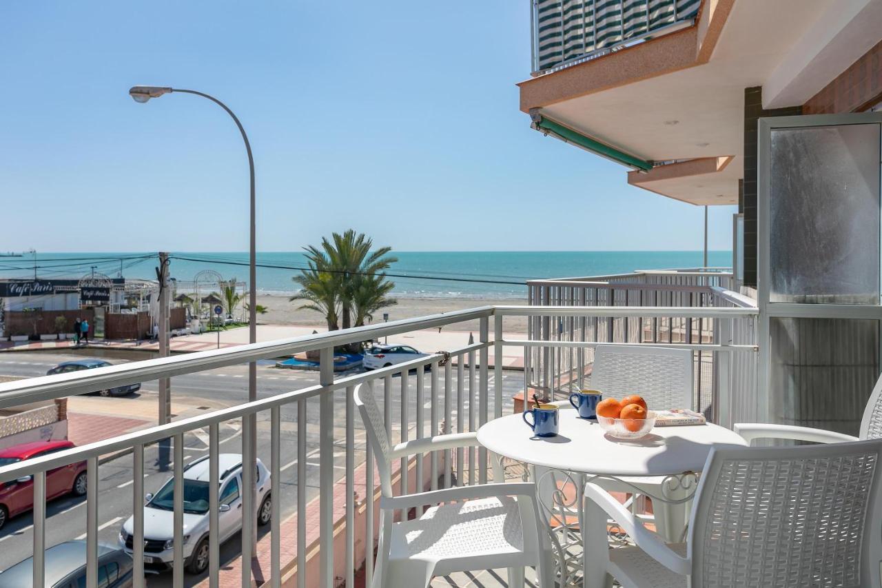 Apartment With Stunning Sea Views 산타 폴라 외부 사진