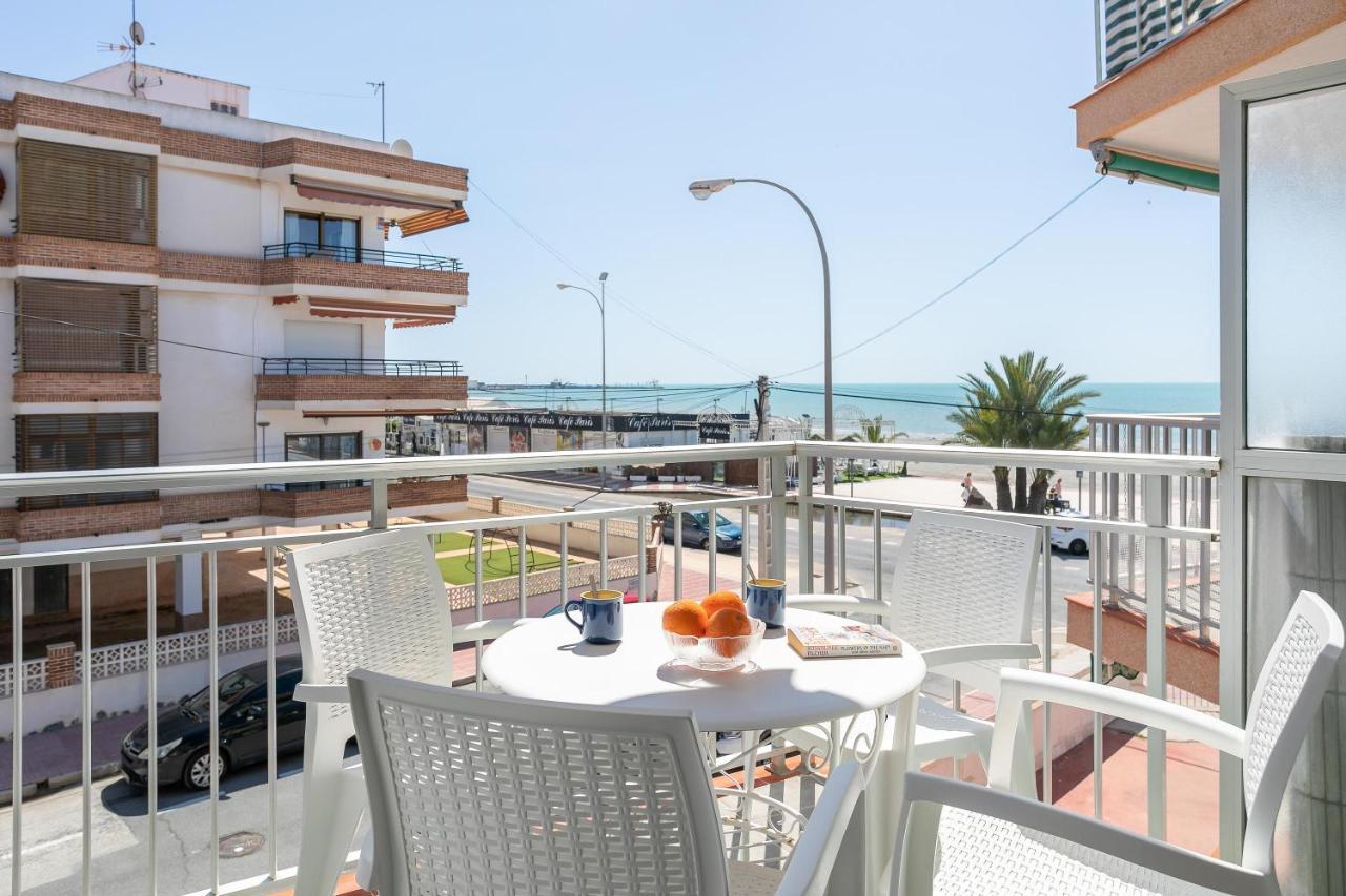 Apartment With Stunning Sea Views 산타 폴라 외부 사진